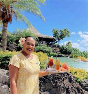 Pacific Resort Aitutaki - Cocktail with a view